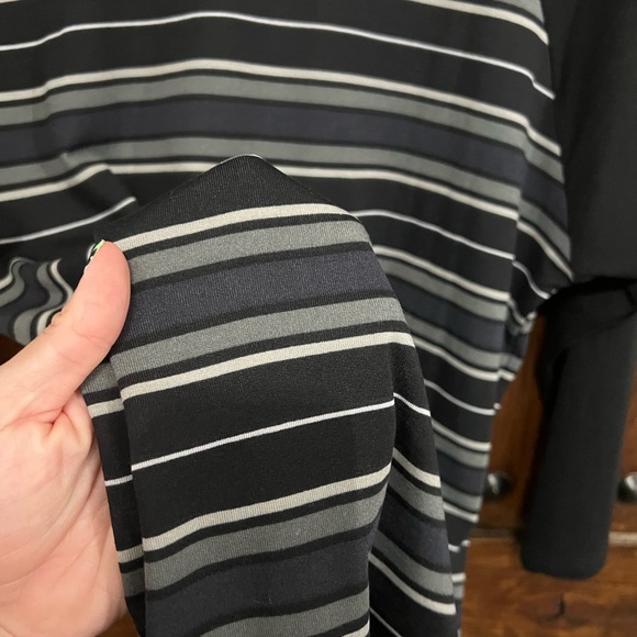 Lularoe Randy Tshirt - Picture 3 of 4